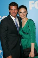 Actors David Boreanaz (L) and Emily Deschanel attend the FOX 2007 Programming presentation at the Wollman Rink in Central Park on May17, 2007 in New York City.