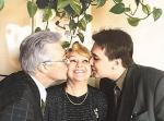 Счастливая семья вместе. С мужем Евгением Жариковым и сыном Федором.