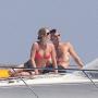 Лето: Дженнифер Энистон и Джастин Теру отдыхают на яхте