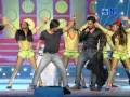 Shahrukh Khan dances Dar de Disco in Mauja Hi Mauja
