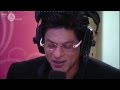 Shah Rukh Khan sings live