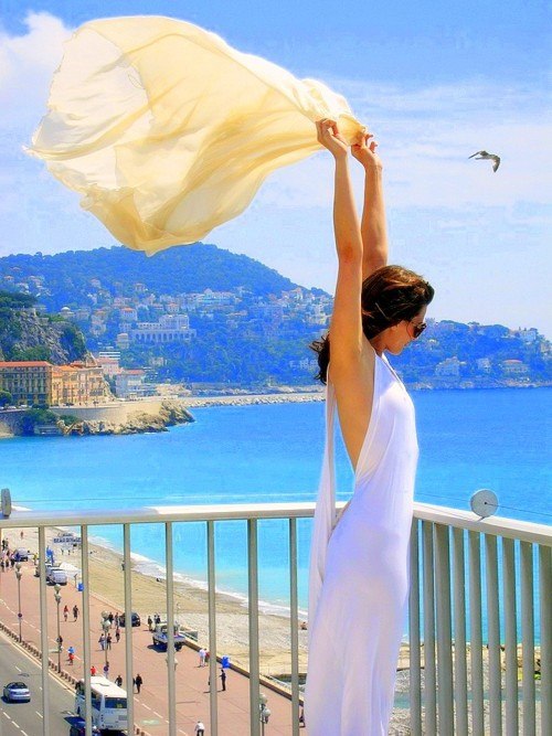 фильм:For Lovers Only