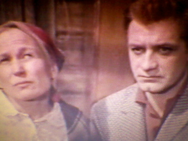 кадр из фильма &quot;Нечаяная любовь&quot; 1970 г. актёры П.Морозенко и М.Булгакова