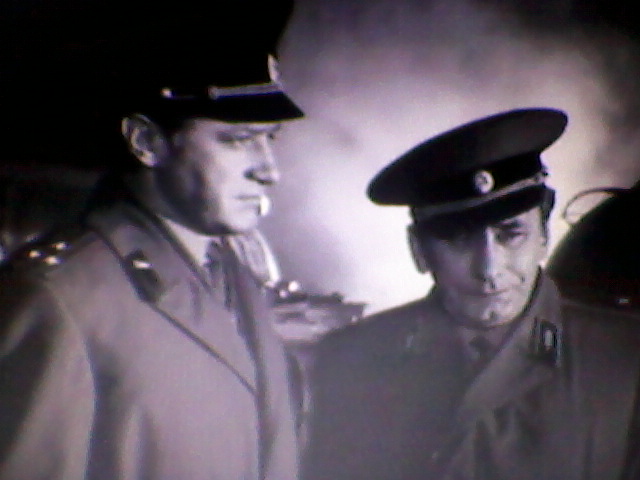 кадр из фильма &quot;Танкодром&quot; 1981 г. актёры П.Морозенко и В.Самойлов