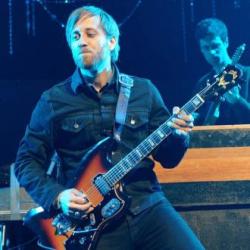 Лидер The Black Keys снова холост