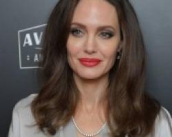  Анджелина Джоли сводила детей на блошиный рынок