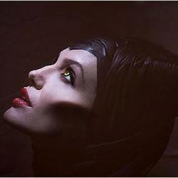 Первые фото Анджелины Джоли в образе злой колдуньи