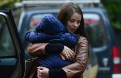 Марина Александрова кормит сына без отрыва от съемок