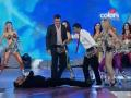 Shah rukh dance with Harbhajan,Yusuf and Yuvraj