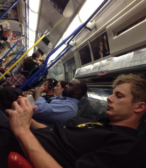 Утро в Лондонском метро (конец июля, 2014 года)
