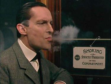 Даю 100% , Бретт сам придумал, чтобы эта запрещающая курить табличка попала в кадр,где он курит. У него было отличное ч-во юмора.